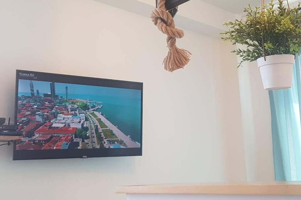 'Mint Fresh' Summer Studio In Batumi City Center Apartment Exterior photo